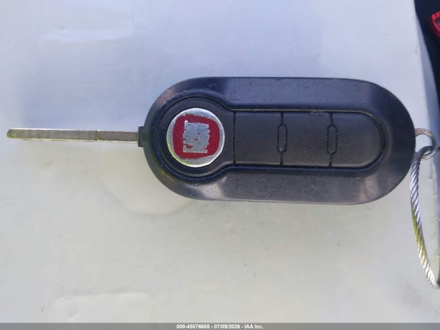 Fiat 500E BATTERY ELECTRIC 2016 3C3CFFGE0GT221793 Image 11