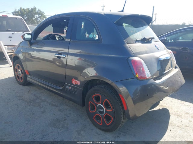 Fiat 500E BATTERY ELECTRIC 2016 3C3CFFGE0GT221793 Image 3