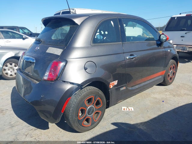 Fiat 500E BATTERY ELECTRIC 2016 3C3CFFGE0GT221793 Image 4