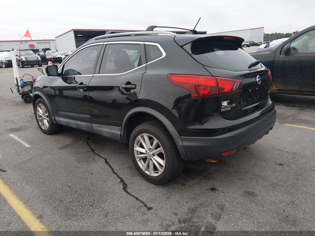 45576898 :رقم المزاد ، JN1BJ1CR5HW132799 vin ، 2017 Nissan Rogue Sport Sv مزاد بيع
