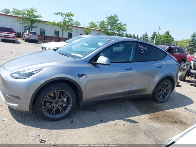 2024 Tesla Model Y Long Range Dual Motor All-wheel Drive მანქანა იყიდება აუქციონზე, vin: 7SAYGDEEXRA308284, აუქციონის ნომერი: 45577148