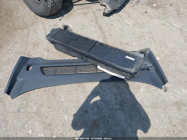 2024 Tesla Model Y Long Range Dual Motor All-wheel Drive მანქანა იყიდება აუქციონზე, vin: 7SAYGDEEXRA308284, აუქციონის ნომერი: 45577148