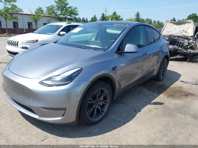 2024 Tesla Model Y Long Range Dual Motor All-wheel Drive მანქანა იყიდება აუქციონზე, vin: 7SAYGDEEXRA308284, აუქციონის ნომერი: 45577148