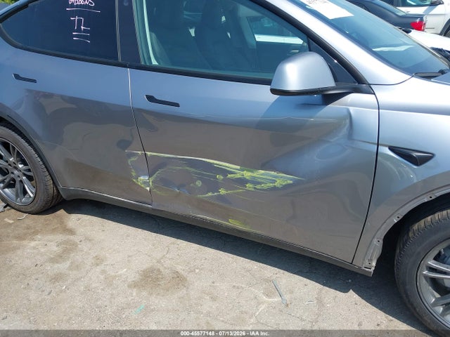 2024 Tesla Model Y Long Range Dual Motor All-wheel Drive მანქანა იყიდება აუქციონზე, vin: 7SAYGDEEXRA308284, აუქციონის ნომერი: 45577148