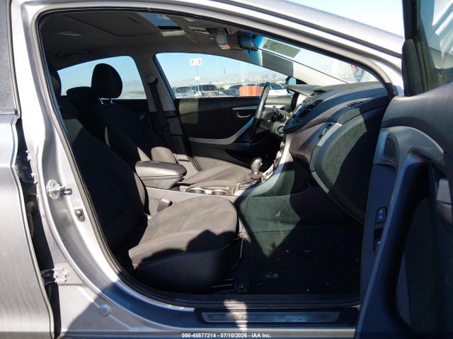 Продажа на аукционе авто 2015 Hyundai Elantra Se, vin: 5NPDH4AE9FH554743, номер лота: 45577214