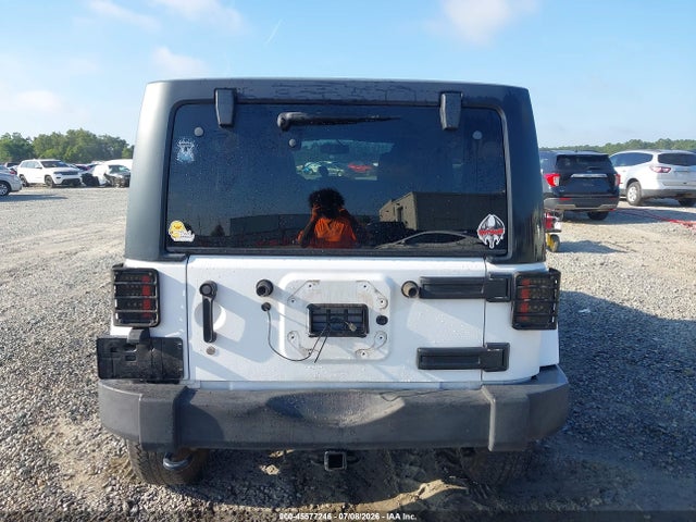 2015 Jeep Wrangler Unlimited Sahara მანქანა იყიდება აუქციონზე, vin: 1C4BJWEG9FL746372, აუქციონის ნომერი: 45577246