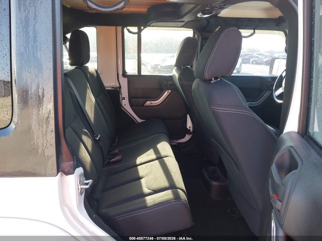 2015 Jeep Wrangler Unlimited Sahara მანქანა იყიდება აუქციონზე, vin: 1C4BJWEG9FL746372, აუქციონის ნომერი: 45577246