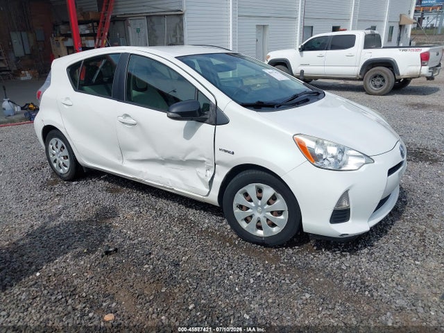 Toyota Prius C One 2014 JTDKDTB38E1060924 zdjęcie główne