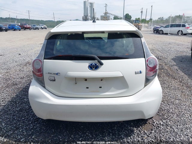 Toyota Prius C One 2014 JTDKDTB38E1060924 Image 16