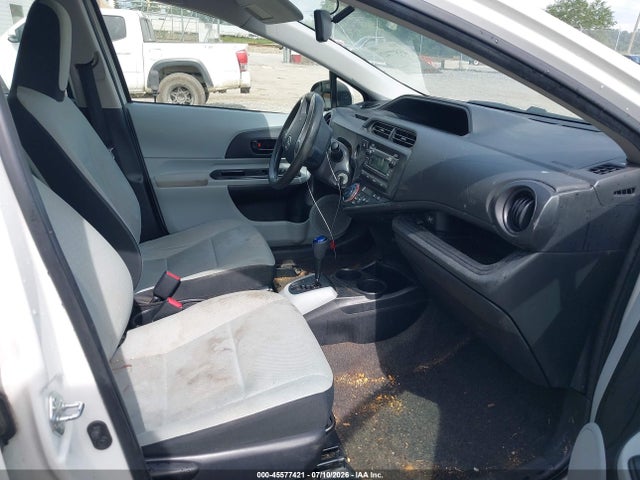 Toyota Prius C One 2014 JTDKDTB38E1060924 Image 5