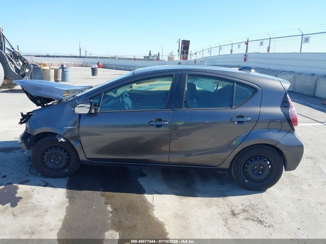 Toyota Prius C Two 2016 JTDKDTB31G1137961 Image 17