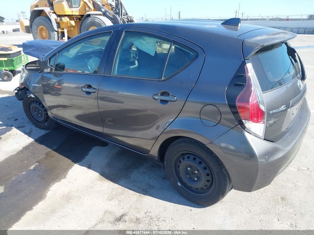 Toyota Prius C Two 2016 JTDKDTB31G1137961 Image 3
