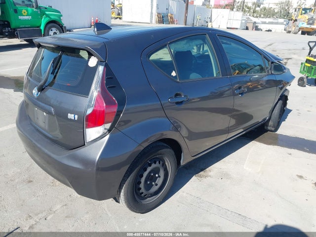 Toyota Prius C Two 2016 JTDKDTB31G1137961 Image 4