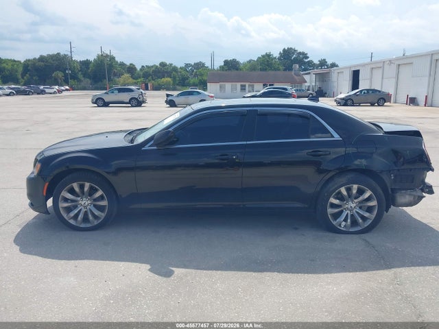 45577457 :رقم المزاد ، 2C3CCAAG2JH154359 vin ، 2018 Chrysler 300 Touring L مزاد بيع