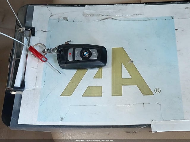 45577634 :رقم المزاد ، WBA8A9C51GK617625 vin ، 2016 Bmw 320i مزاد بيع