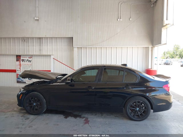 45577634 :رقم المزاد ، WBA8A9C51GK617625 vin ، 2016 Bmw 320i مزاد بيع