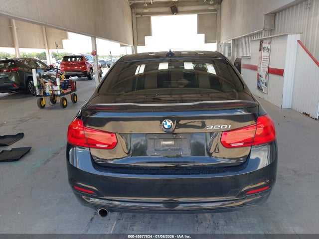 45577634 :رقم المزاد ، WBA8A9C51GK617625 vin ، 2016 Bmw 320i مزاد بيع