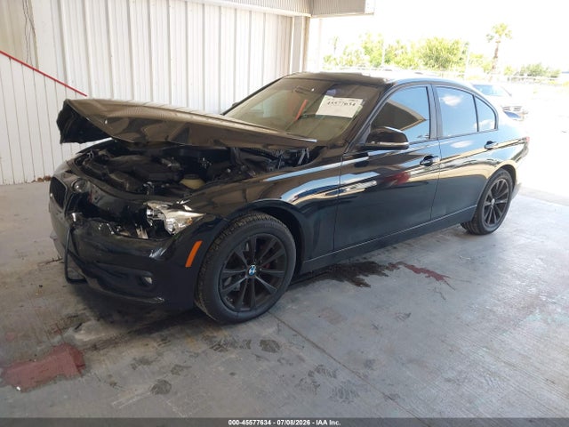 45577634 :رقم المزاد ، WBA8A9C51GK617625 vin ، 2016 Bmw 320i مزاد بيع