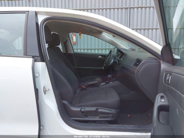 Продажа на аукционе авто 2015 Volkswagen Jetta 2.0l S, vin: 3VW2K7AJ6FM283770, номер лота: 45577798