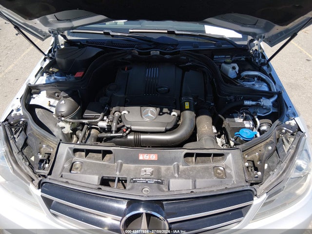 2014 Mercedes-benz C 250 მანქანა იყიდება აუქციონზე, vin: WDDGJ4HB4EG266571, აუქციონის ნომერი: 45577856