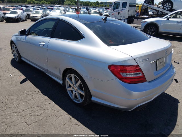 Mercedes-Benz C 250 2014 WDDGJ4HB4EG266571 Image 3