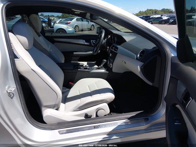 Mercedes-Benz C 250 2014 WDDGJ4HB4EG266571 Image 5