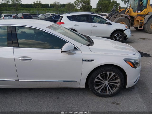 45577869 :رقم المزاد ، 1G4ZP5SS2HU203826 vin ، 2017 Buick Lacrosse Essence مزاد بيع