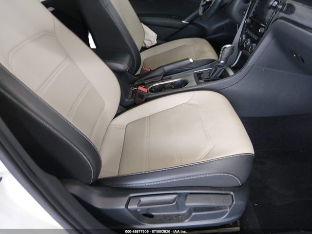 Продаж на аукціоні авто 2020 Volkswagen Passat 2.0t R-line, vin: 1VWMA7A39LC015337, номер лоту: 45577909