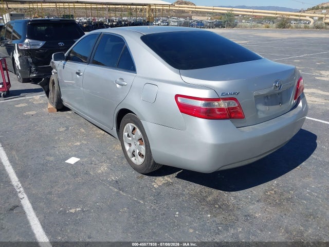 45577938 :رقم المزاد ، 4T1BE46K07U677591 vin ، 2007 Toyota Camry Le مزاد بيع