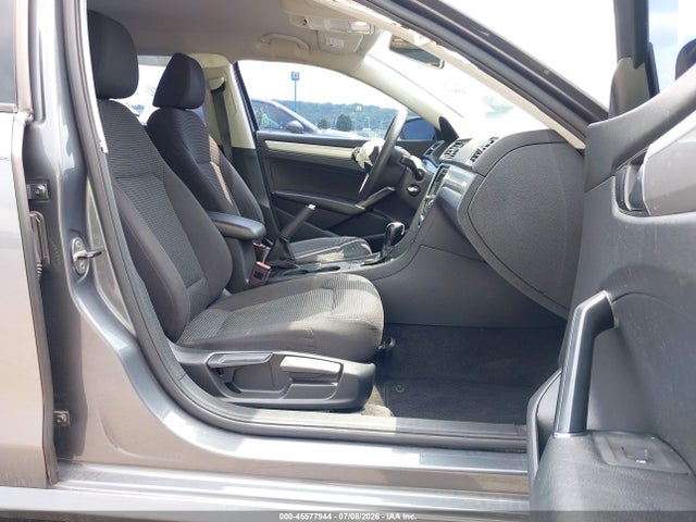 45577944 :رقم المزاد ، 1VWAA7A35JC008448 vin ، 2018 Volkswagen Passat 2.0t R-line/2.0t S مزاد بيع