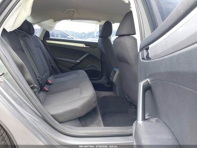 45577944 :رقم المزاد ، 1VWAA7A35JC008448 vin ، 2018 Volkswagen Passat 2.0t R-line/2.0t S مزاد بيع