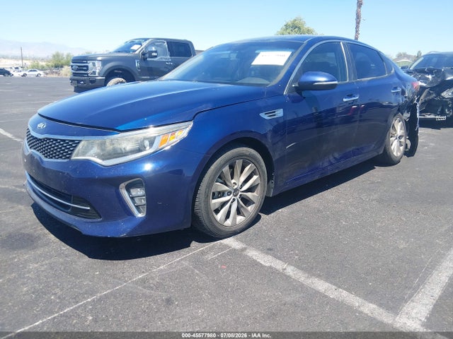 KIA Optima S 2018 5XXGT4L33JG202382 Image 2