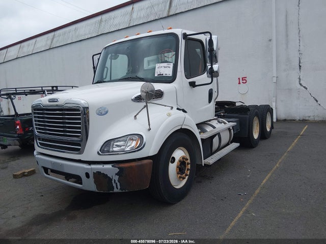 Freightliner M2 112 Medium Duty 2014 1FUJC5DV1EHFT8614 Image 2