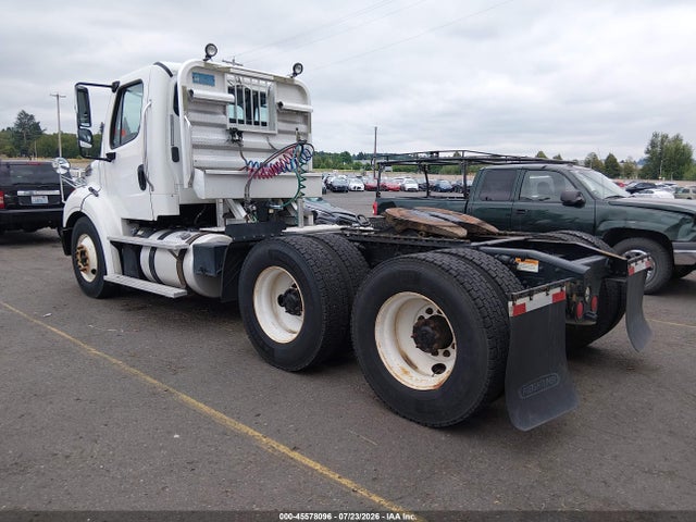 Freightliner M2 112 Medium Duty 2014 1FUJC5DV1EHFT8614 Image 3
