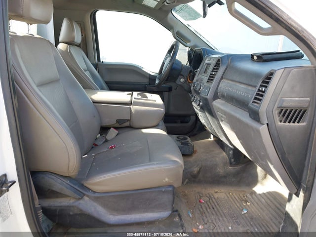 Ford F-550 Chassis Xl 2019 1FDUF5GT7KDA11677 Image 8