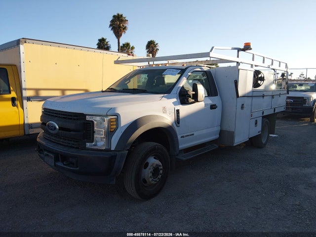 Ford F-550 Chassis Xl 2019 1FDUF5GT9KDA11678 Image 2