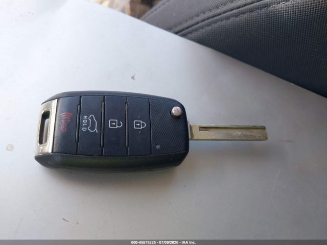 KIA Sorento 2.4l L 2016 5XYPG4A31GG002404 Image 11