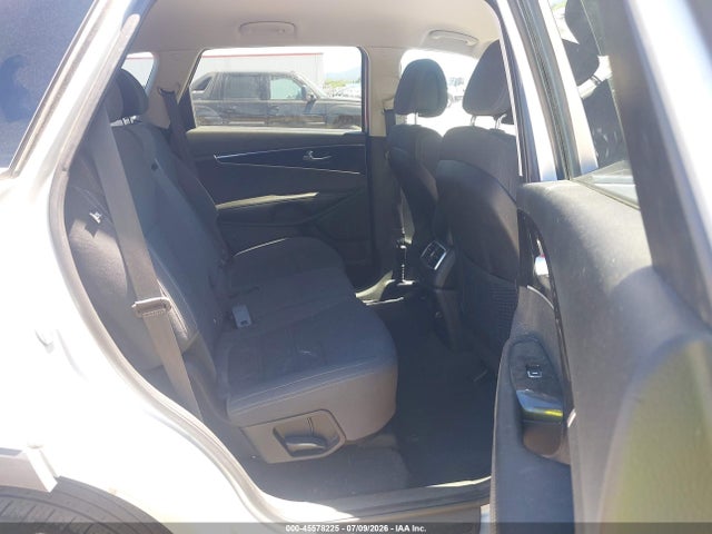 KIA Sorento 2.4l L 2016 5XYPG4A31GG002404 Image 8