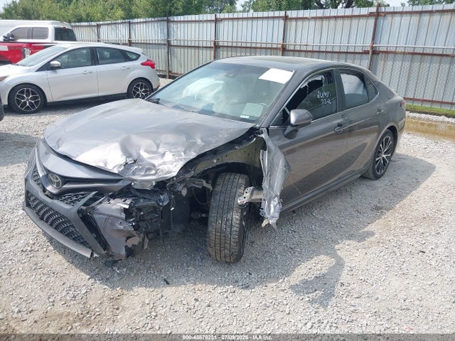 45578231 :رقم المزاد ، 4T1B11HK4JU011218 vin ، 2018 Toyota Camry Se مزاد بيع