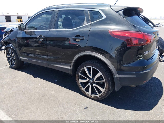 JN1BJ1CP8JW101647 Nissan Rogue Sport Sl