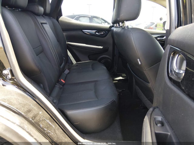 JN1BJ1CP8JW101647 Nissan Rogue Sport Sl