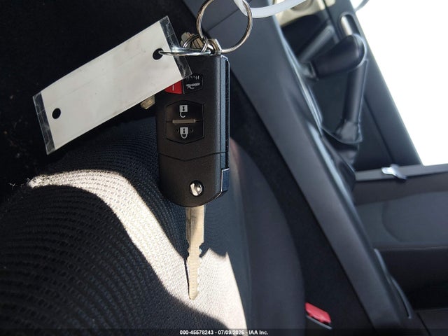 45578243 :رقم المزاد ، JM1NC2JF4B0218781 vin ، 2011 Mazda Mx-5 Miata Sport مزاد بيع