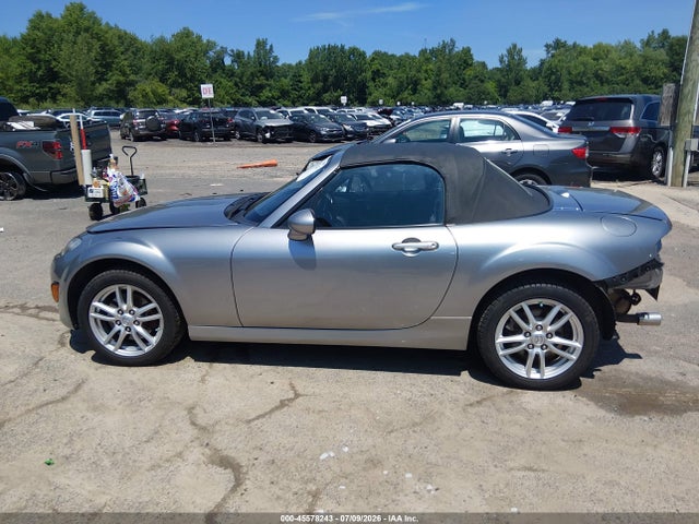 45578243 :رقم المزاد ، JM1NC2JF4B0218781 vin ، 2011 Mazda Mx-5 Miata Sport مزاد بيع