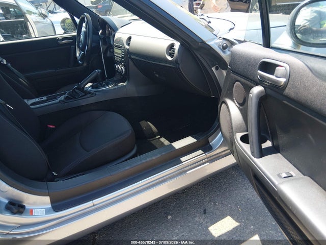 45578243 :رقم المزاد ، JM1NC2JF4B0218781 vin ، 2011 Mazda Mx-5 Miata Sport مزاد بيع
