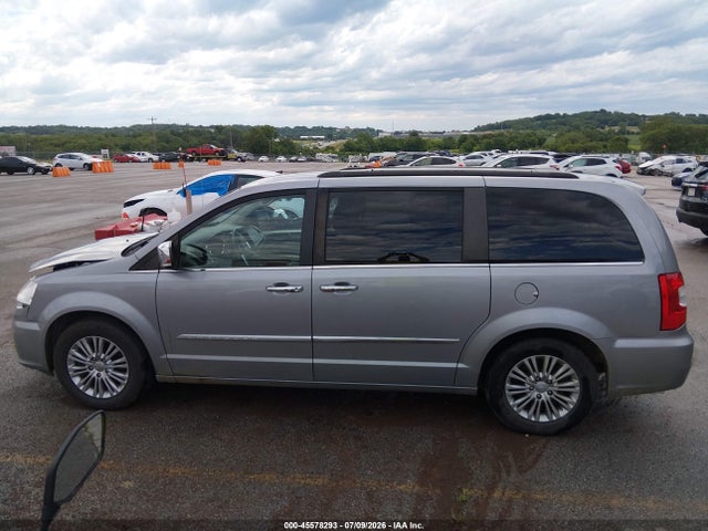 Продажа на аукционе авто 2015 Chrysler Town & Country Touring-l, vin: 2C4RC1CG0FR674113, номер лота: 45578293