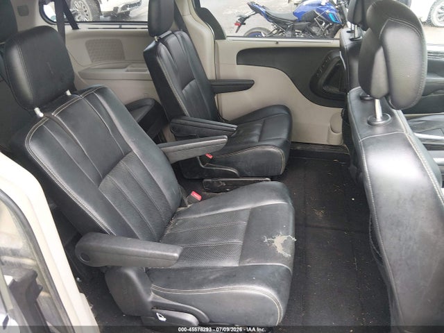 Продажа на аукционе авто 2015 Chrysler Town & Country Touring-l, vin: 2C4RC1CG0FR674113, номер лота: 45578293
