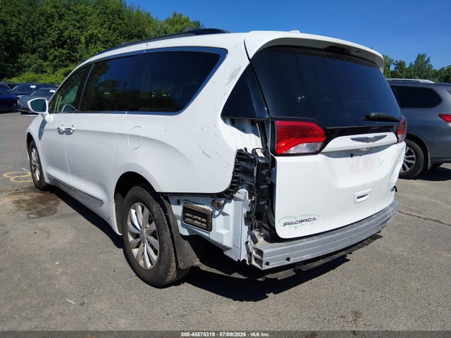 Продаж на аукціоні авто 2017 Chrysler Pacifica Touring-l, vin: 2C4RC1BG6HR524401, номер лоту: 45578319