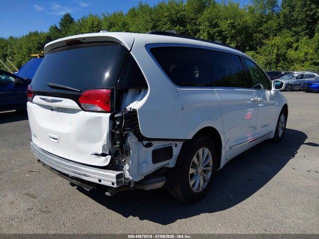 Продаж на аукціоні авто 2017 Chrysler Pacifica Touring-l, vin: 2C4RC1BG6HR524401, номер лоту: 45578319