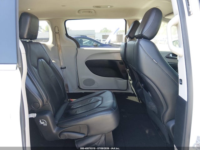 Продаж на аукціоні авто 2017 Chrysler Pacifica Touring-l, vin: 2C4RC1BG6HR524401, номер лоту: 45578319