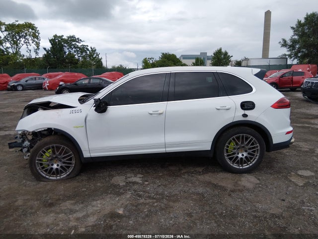 Porsche Cayenne E-hybrid S 2015 WP1AE2A25FLA52876 Image 19